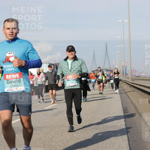 03.10.2025 - Köhlbrandbrückenlauf Jannik Wohlers http://msf.ph/oto/9094179 03.10.2025 10:00:59 Position 3 3446, 1794 meine-sportfotos.de