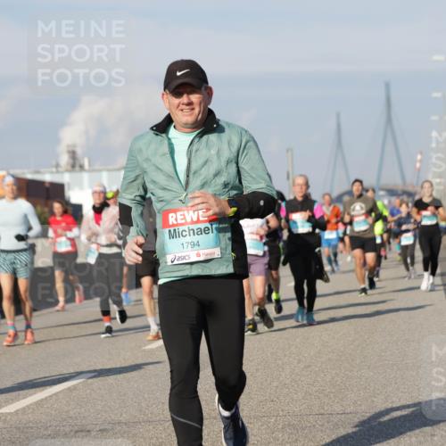 03.10.2025 - Köhlbrandbrückenlauf Jannik Wohlers http://msf.ph/oto/9094203 03.10.2025 10:01:00 Position 3 1794 meine-sportfotos.de