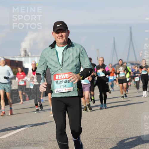 03.10.2025 - Köhlbrandbrückenlauf Jannik Wohlers http://msf.ph/oto/9094210 03.10.2025 10:01:00 Position 3 1794 meine-sportfotos.de
