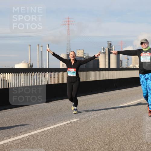 03.10.2025 - Köhlbrandbrückenlauf Lena Gebhardt http://msf.ph/oto/9094233 03.10.2025 10:09:08 Position 2 2463 meine-sportfotos.de