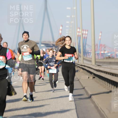 03.10.2025 - Köhlbrandbrückenlauf Jannik Wohlers http://msf.ph/oto/9094236 03.10.2025 10:01:01 Position 3 2789, 2172, 3125 meine-sportfotos.de