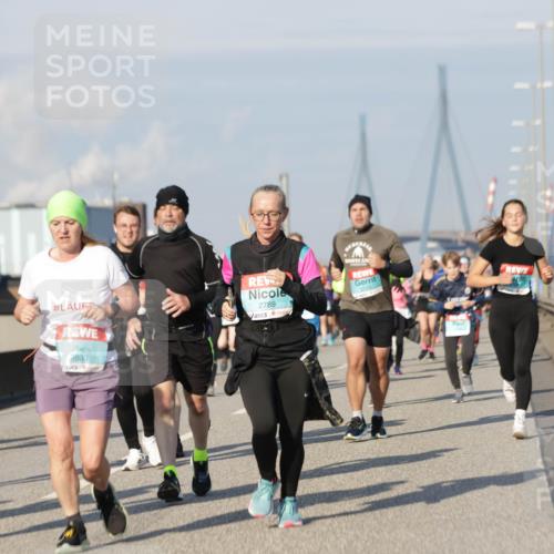 03.10.2025 - Köhlbrandbrückenlauf Jannik Wohlers http://msf.ph/oto/9094246 03.10.2025 10:01:02 Position 3 3833, 2789, 2172 meine-sportfotos.de