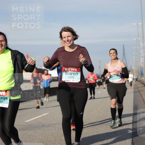 03.10.2025 - Köhlbrandbrückenlauf Jannik Wohlers http://msf.ph/oto/9094253 03.10.2025 10:12:41 Position 3 1991, 2316, 2470 meine-sportfotos.de