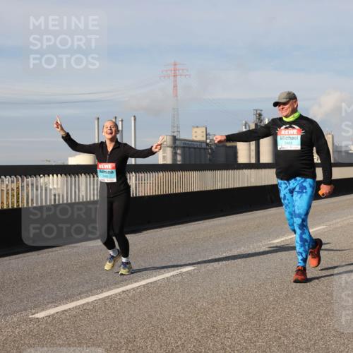 03.10.2025 - Köhlbrandbrückenlauf Lena Gebhardt http://msf.ph/oto/9094267 03.10.2025 10:09:09 Position 2 2462, 2463 meine-sportfotos.de