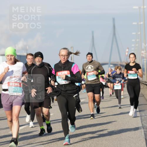 03.10.2025 - Köhlbrandbrückenlauf Jannik Wohlers http://msf.ph/oto/9094271 03.10.2025 10:01:02 Position 3 3833, 278 meine-sportfotos.de
