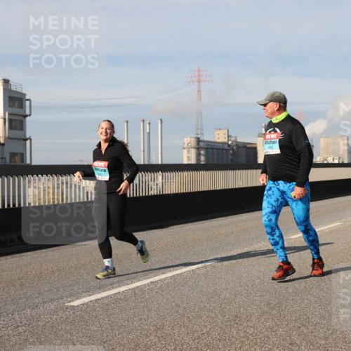 03.10.2025 - Köhlbrandbrückenlauf Lena Gebhardt http://msf.ph/oto/9094275 03.10.2025 10:09:09 Position 2 2463 meine-sportfotos.de