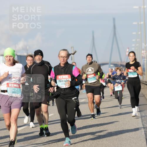 03.10.2025 - Köhlbrandbrückenlauf Jannik Wohlers http://msf.ph/oto/9094279 03.10.2025 10:01:02 Position 3 3833, 278 meine-sportfotos.de