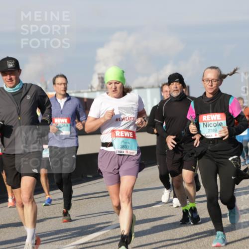 03.10.2025 - Köhlbrandbrückenlauf Jannik Wohlers http://msf.ph/oto/9094290 03.10.2025 10:01:03 Position 3 3, 3833, 2789 meine-sportfotos.de