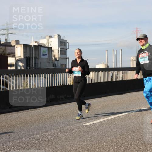 03.10.2025 - Köhlbrandbrückenlauf Lena Gebhardt http://msf.ph/oto/9094301 03.10.2025 10:09:10 Position 2 462, 2463 meine-sportfotos.de