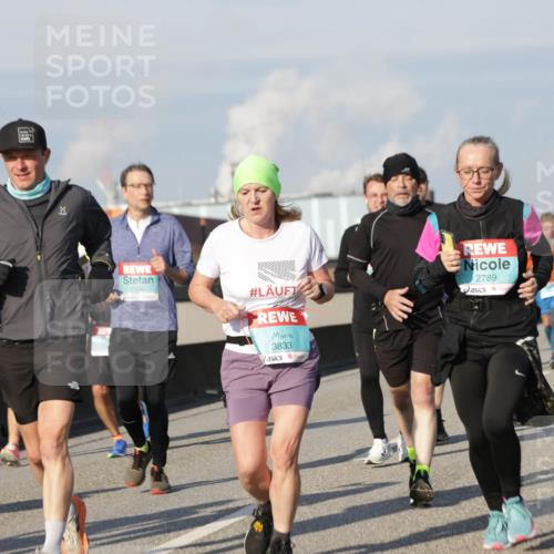 03.10.2025 - Köhlbrandbrückenlauf Jannik Wohlers http://msf.ph/oto/9094302 03.10.2025 10:01:03 Position 3 1556, 3833, 2789, 2972 meine-sportfotos.de