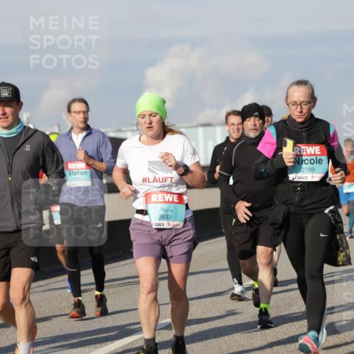 03.10.2025 - Köhlbrandbrückenlauf Jannik Wohlers http://msf.ph/oto/9094313 03.10.2025 10:01:03 Position 3 1556, 3833, 2789 meine-sportfotos.de