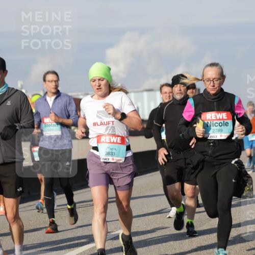 03.10.2025 - Köhlbrandbrückenlauf Jannik Wohlers http://msf.ph/oto/9094324 03.10.2025 10:01:03 Position 3 1556, 3833, 2789 meine-sportfotos.de