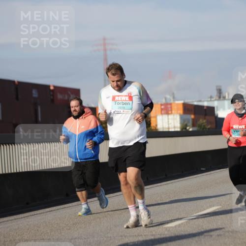 03.10.2025 - Köhlbrandbrückenlauf Jannik Wohlers http://msf.ph/oto/9094330 03.10.2025 10:12:45 Position 3 2619 meine-sportfotos.de
