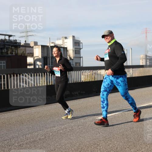 03.10.2025 - Köhlbrandbrückenlauf Lena Gebhardt http://msf.ph/oto/9094333 03.10.2025 10:09:10 Position 2  meine-sportfotos.de