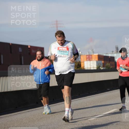 03.10.2025 - Köhlbrandbrückenlauf Jannik Wohlers http://msf.ph/oto/9094339 03.10.2025 10:12:45 Position 3 2619 meine-sportfotos.de