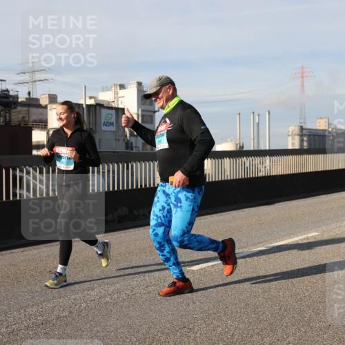 03.10.2025 - Köhlbrandbrückenlauf Lena Gebhardt http://msf.ph/oto/9094344 03.10.2025 10:09:10 Position 2  meine-sportfotos.de
