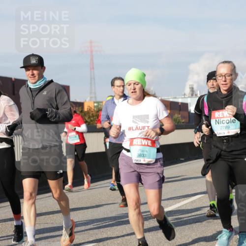 03.10.2025 - Köhlbrandbrückenlauf Jannik Wohlers http://msf.ph/oto/9094349 03.10.2025 10:01:04 Position 3 2172, 3833, 2789 meine-sportfotos.de