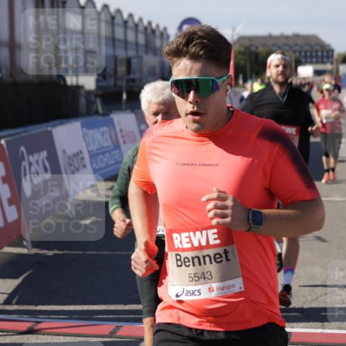 03.10.2025 - Köhlbrandbrückenlauf Jannik Wohlers http://msf.ph/oto/9094358 03.10.2025 13:20:35 Ziel 4269, 4385, 4476, 4570, 4591, 4672, 4739, 4790, 4859, 5082, 5543, 5631, 5790, 6777, 6807 meine-sportfotos.de