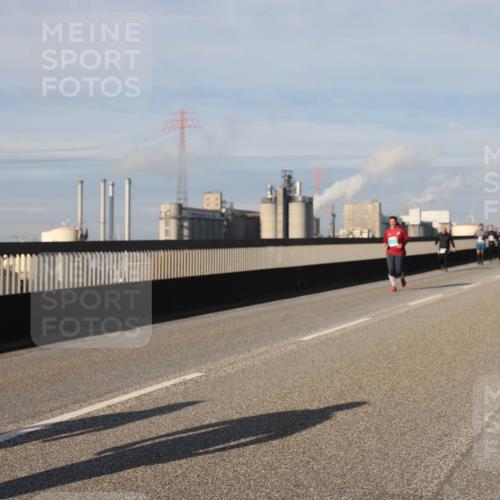 03.10.2025 - Köhlbrandbrückenlauf Lena Gebhardt http://msf.ph/oto/9094368 03.10.2025 10:09:11 Position 2  meine-sportfotos.de