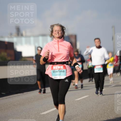 03.10.2025 - Köhlbrandbrückenlauf Jannik Wohlers http://msf.ph/oto/9094388 03.10.2025 10:12:48 Position 3 2457 meine-sportfotos.de