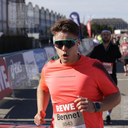 03.10.2025 - Köhlbrandbrückenlauf Jannik Wohlers http://msf.ph/oto/9094390 03.10.2025 13:20:35 Ziel 4269, 4385, 4476, 4570, 4591, 4672, 4739, 4790, 4859, 5082, 5543, 5631, 5790, 6777, 6807 meine-sportfotos.de