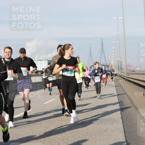 03.10.2025 - Köhlbrandbrückenlauf Jannik Wohlers http://msf.ph/oto/9094395 03.10.2025 10:01:05 Position 3 3125 meine-sportfotos.de