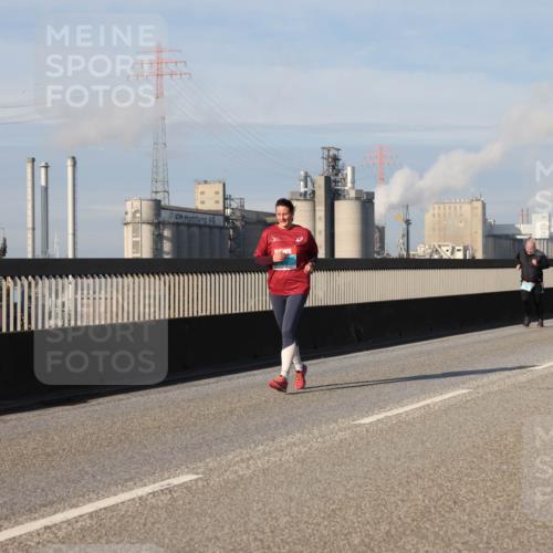 03.10.2025 - Köhlbrandbrückenlauf Lena Gebhardt http://msf.ph/oto/9094407 03.10.2025 10:09:14 Position 2  meine-sportfotos.de