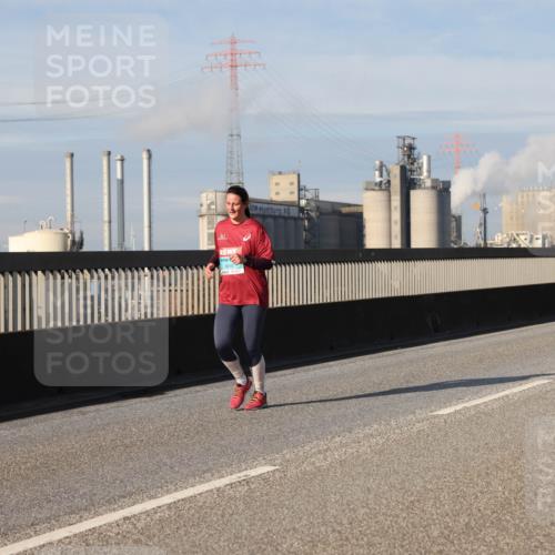 03.10.2025 - Köhlbrandbrückenlauf Lena Gebhardt http://msf.ph/oto/9094413 03.10.2025 10:09:15 Position 2  meine-sportfotos.de