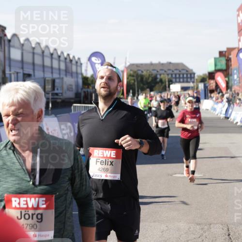 03.10.2025 - Köhlbrandbrückenlauf Jannik Wohlers http://msf.ph/oto/9094416 03.10.2025 13:20:36 Ziel 4269, 4385, 4476, 4570, 4591, 4672, 4739, 4790, 4859, 5082, 5543, 5631, 6777, 6807 meine-sportfotos.de