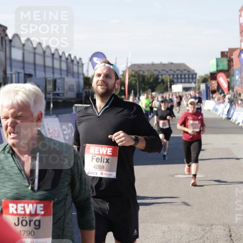03.10.2025 - Köhlbrandbrückenlauf Jannik Wohlers http://msf.ph/oto/9094426 03.10.2025 13:20:36 Ziel 4269, 4385, 4476, 4570, 4591, 4672, 4739, 4790, 4859, 5082, 5543, 5631, 6777, 6807 meine-sportfotos.de