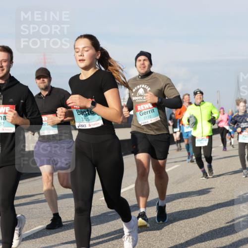 03.10.2025 - Köhlbrandbrückenlauf Jannik Wohlers http://msf.ph/oto/9094464 03.10.2025 10:01:06 Position 3 3557, 2785, 3125, 2172 meine-sportfotos.de