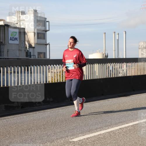03.10.2025 - Köhlbrandbrückenlauf Lena Gebhardt http://msf.ph/oto/9094471 03.10.2025 10:09:17 Position 2 3019 meine-sportfotos.de