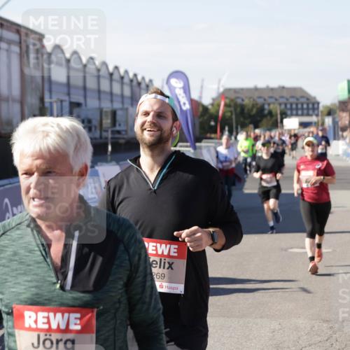 03.10.2025 - Köhlbrandbrückenlauf Jannik Wohlers http://msf.ph/oto/9094475 03.10.2025 13:20:36 Ziel 4269, 4385, 4476, 4570, 4591, 4672, 4739, 4790, 4859, 5082, 5543, 5631, 6777, 6807 meine-sportfotos.de