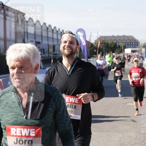 03.10.2025 - Köhlbrandbrückenlauf Jannik Wohlers http://msf.ph/oto/9094486 03.10.2025 13:20:37 Ziel 4269, 4385, 4476, 4570, 4591, 4672, 4739, 4790, 4859, 5082, 5543, 5631, 5918, 6777, 6807 meine-sportfotos.de