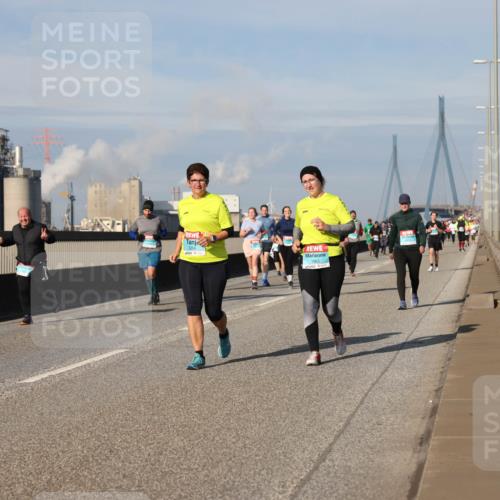 03.10.2025 - Köhlbrandbrückenlauf Lena Gebhardt http://msf.ph/oto/9094490 03.10.2025 10:09:18 Position 2 3254 meine-sportfotos.de