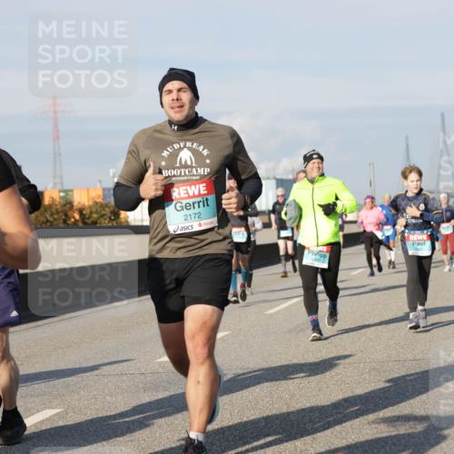 03.10.2025 - Köhlbrandbrückenlauf Jannik Wohlers http://msf.ph/oto/9094491 03.10.2025 10:01:07 Position 3 3125, 2172 meine-sportfotos.de
