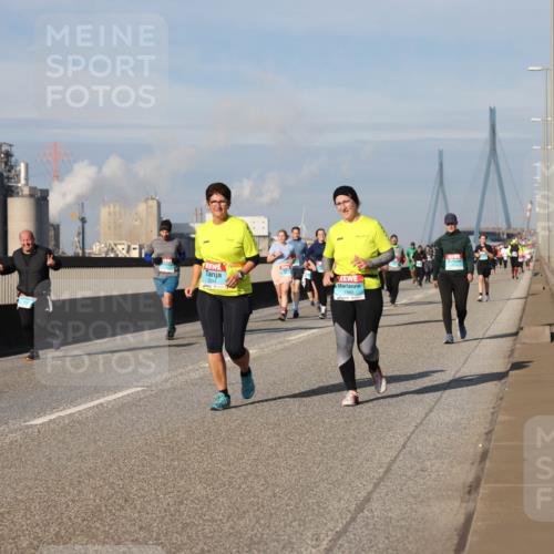 03.10.2025 - Köhlbrandbrückenlauf Lena Gebhardt http://msf.ph/oto/9094495 03.10.2025 10:09:18 Position 2 1963 meine-sportfotos.de