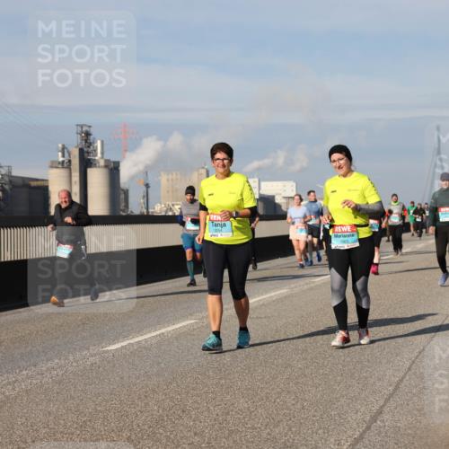 03.10.2025 - Köhlbrandbrückenlauf Lena Gebhardt http://msf.ph/oto/9094501 03.10.2025 10:09:18 Position 2 3254 meine-sportfotos.de