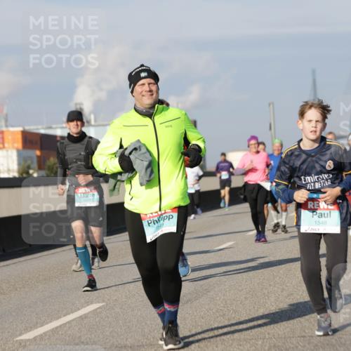 03.10.2025 - Köhlbrandbrückenlauf Jannik Wohlers http://msf.ph/oto/9094513 03.10.2025 10:01:08 Position 3 1031, 1549, 1548 meine-sportfotos.de