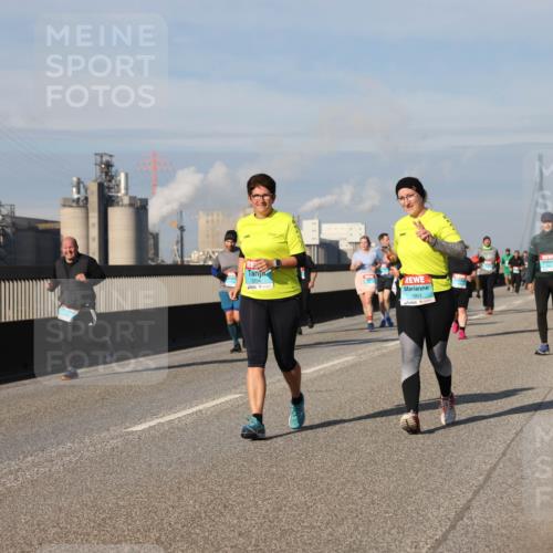 03.10.2025 - Köhlbrandbrückenlauf Lena Gebhardt http://msf.ph/oto/9094523 03.10.2025 10:09:19 Position 2 3254, 1963 meine-sportfotos.de