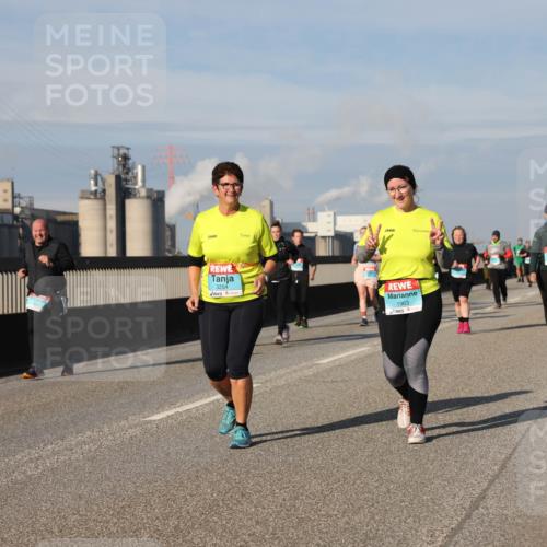 03.10.2025 - Köhlbrandbrückenlauf Lena Gebhardt http://msf.ph/oto/9094538 03.10.2025 10:09:19 Position 2 3254, 1963 meine-sportfotos.de