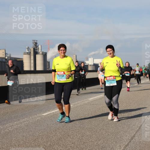 03.10.2025 - Köhlbrandbrückenlauf Lena Gebhardt http://msf.ph/oto/9094544 03.10.2025 10:09:19 Position 2 3254, 1963 meine-sportfotos.de