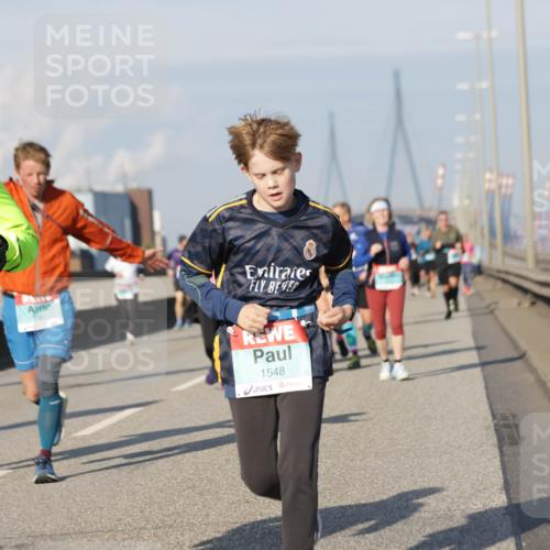 03.10.2025 - Köhlbrandbrückenlauf Jannik Wohlers http://msf.ph/oto/9094548 03.10.2025 10:01:09 Position 3 1549, 1548 meine-sportfotos.de