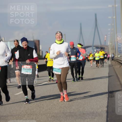 03.10.2025 - Köhlbrandbrückenlauf Jannik Wohlers http://msf.ph/oto/9094551 03.10.2025 10:12:53 Position 3 2999, 6, 3001, 3000 meine-sportfotos.de