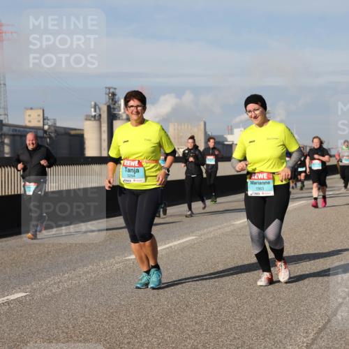 03.10.2025 - Köhlbrandbrückenlauf Lena Gebhardt http://msf.ph/oto/9094565 03.10.2025 10:09:19 Position 2 3254, 1963 meine-sportfotos.de