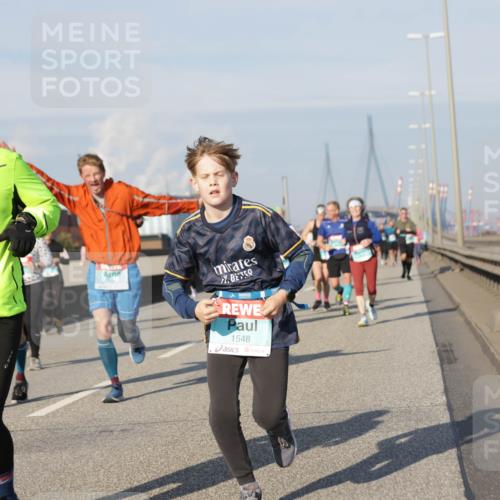 03.10.2025 - Köhlbrandbrückenlauf Jannik Wohlers http://msf.ph/oto/9094592 03.10.2025 10:01:09 Position 3 1549, 1548 meine-sportfotos.de