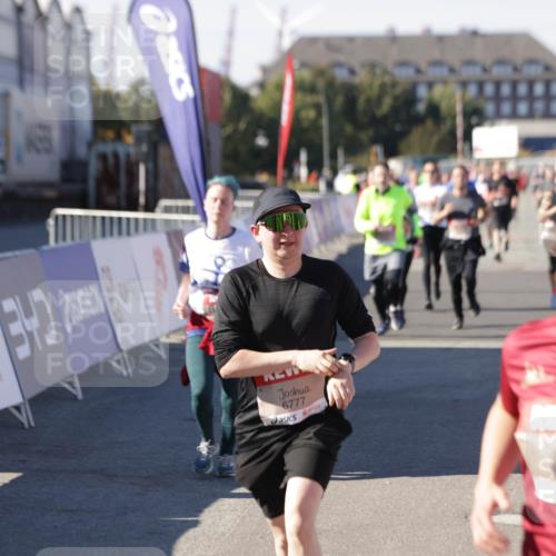 03.10.2025 - Köhlbrandbrückenlauf Jannik Wohlers http://msf.ph/oto/9094598 03.10.2025 13:20:39 Ziel 4269, 4476, 4646, 4790, 4859, 5488, 5543, 5631, 5918, 5920, 6777, 6807 meine-sportfotos.de