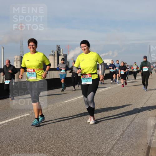 03.10.2025 - Köhlbrandbrückenlauf Lena Gebhardt http://msf.ph/oto/9094607 03.10.2025 10:09:20 Position 2 3254, 1963 meine-sportfotos.de
