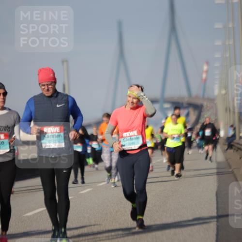03.10.2025 - Köhlbrandbrückenlauf Jannik Wohlers http://msf.ph/oto/9094608 03.10.2025 10:12:55 Position 3 2248, 2299 meine-sportfotos.de