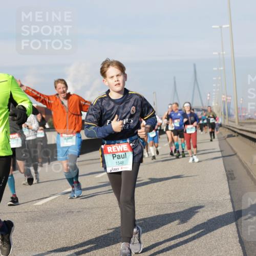 03.10.2025 - Köhlbrandbrückenlauf Jannik Wohlers http://msf.ph/oto/9094611 03.10.2025 10:01:09 Position 3 1549, 1548 meine-sportfotos.de